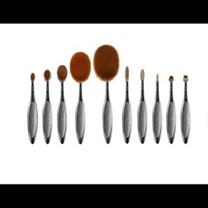 10 Brush Set missing Oval 6, oval 3 and circle 1R